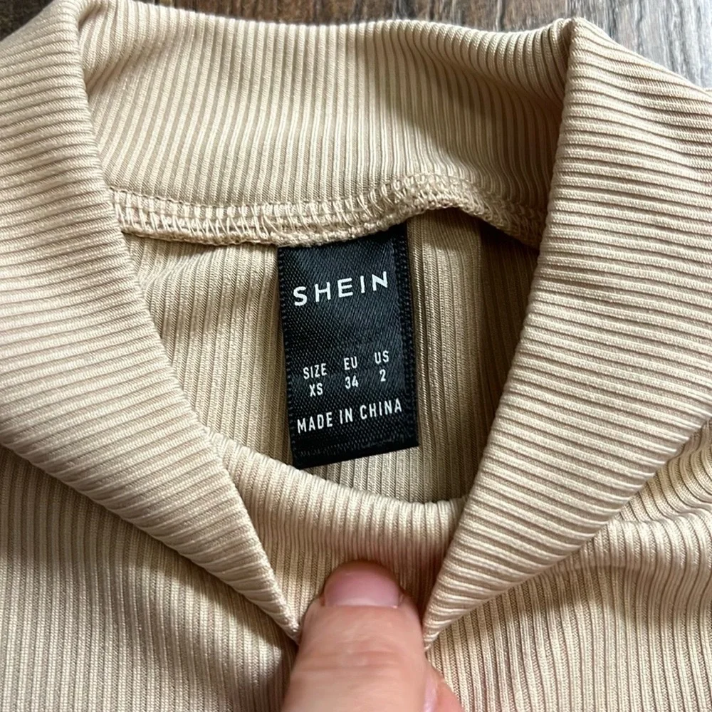 SHEIN Sleeveless Ribbed Cream Top - Picture 5 of 5